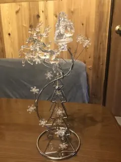 ユラユラ揺れるトナカイとサンタ クリア