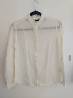 UNIQLOとイネス・ド・ラ・フレサンジュのコラボシャツ