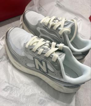 新品未使用 New Balanceスニーカー 23.5 フレッシュフォームアリシ