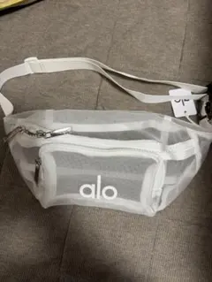 alo yoga ボディーバッグ 白 ホワイト 2026年最新】ALO Yoga カラー：ホワイト系 レディース ボディバッグ