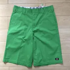 グリーン ショートパンツ