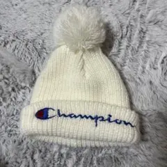 Champion ポンポン付きニット帽 ホワイト