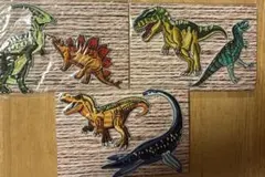 値下げ！恐竜の刺繍ワッペン DINO WAPPEN　3個セット⭐︎新品未開封