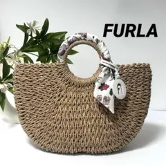 【美品】FURLA ハーフムーン型 かごバッグ 軽量 大人可愛い 上品 チャームのサムネイル