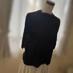 透け感のあるブラック五分袖Tシャツ