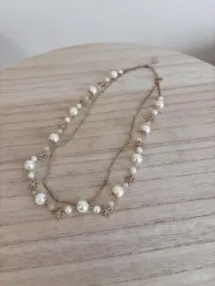 パールと花モチーフのネックレス　結婚式　披露宴　お呼ばれ