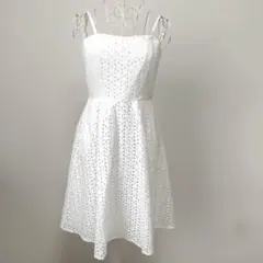 ダズリン　キャミワンピース　アイレットレース　M　リゾート　パーティーのサムネイル