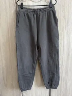 グレー ジョガーパンツ