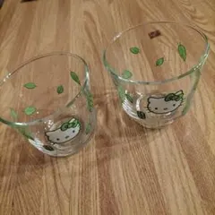 ハローキティ未使用リーフ柄グラス2点セット①サンリオ　2005年もの　入手困難