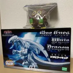遊戯王 青眼の白龍 ブルーアイズ & クリボー ソフビ あみあみ×AMAKUNI