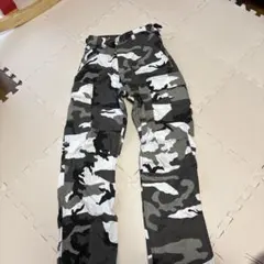 迷彩柄 カーゴパンツ X-Smallのサムネイル