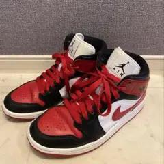 NIKE エアジョーダン1 ミッド ジムレッドのサムネイル