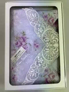 【新品未使用】ピエールカルダン レースハンカチ 花柄 ラベンダー 箱付きのサムネイル
