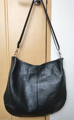 Pelletteria Veneta 牛革 ショルダーバッグ ブラック　黒のサムネイル