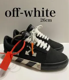 オフホワイト　メンズ　スニーカー ブラック　ナイキ　アディダス　シュプリーム