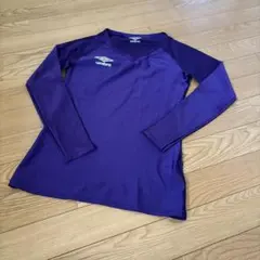 umbro 紫 Vネック 長袖シャツ Sサイズ