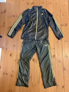 adidas ジャージ 上下セット 黒/ゴールド