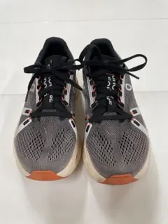 on ランニングシューズ（25.5cm）