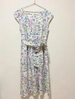 新品未使用　アナトリエ　リバティワンピース　花柄のサムネイル