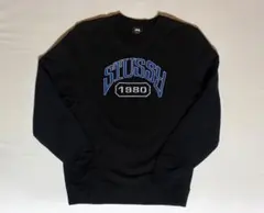 STUSSY ブラックトレーナー