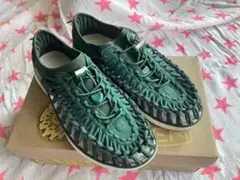 新品未使用 KEEN UNEEK 25cm グリーン 箱ありのサムネイル