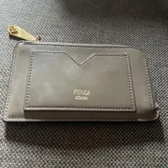 FENDI フラグメントケース　ダイヤモンド　グレージュ
