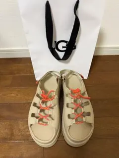 UGG サンダル　GoldenGlow ゴールデングロウ トグル 26cmのサムネイル