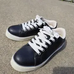 U.S. Polo Assn. ブラックスニーカーのサムネイル