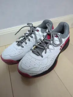 【廃盤品】YONEXテニスシューズ　25.5cm