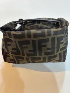フェンディFendi FFロゴプリント ポーチ フェンディFendi FFロゴプリント ポーチ