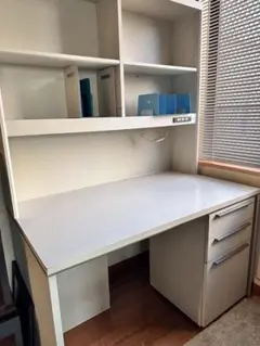 ホワイト学習机 3引き出し 電源タップ付き　椅子付き