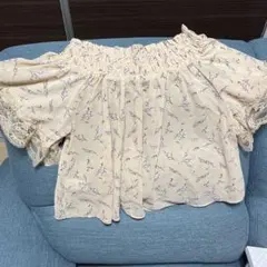 【値下げ】ナイスクラップ　花柄オフショルトップス ブラウス