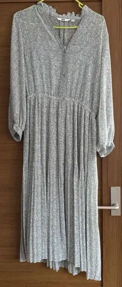 UNIQLO 花柄 Vネック ワンピース L