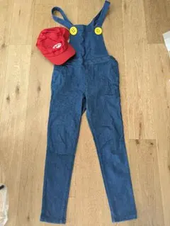 マリオ　デニムオーバーオールと赤い帽子セットのサムネイル
