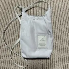 ライトグレー ショルダーバッグ