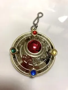 セーラームーン    ガチャ　変身ブローチ　シルバームーンクリスタルver.