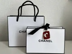 CHANEL ショッパー ハート型チャーム付き