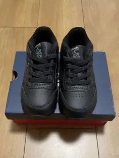 新品　Reebok リーボック　クラシックレザー　黒　ベビー　12cm