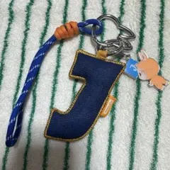 ラブブ LABUBU PIN FOR LOVE アルファベット ペンダントJ