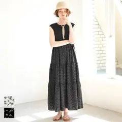 coca ブラック　小花柄　ティアードワンピ　シャーリング
