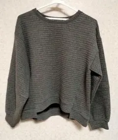 ダークグレー キルティング クルーネックセーター