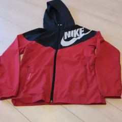Nike 赤黒 フード付きジャケット　約150cm〜160cm
