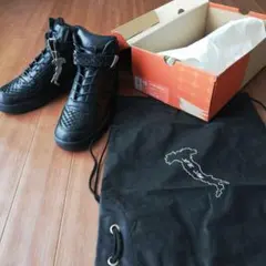 ナイキ エアフォースワン イタリア
ハイラックス ブラック