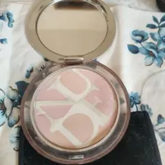 ディオールスキンミネラルヌードグロウパウダー04