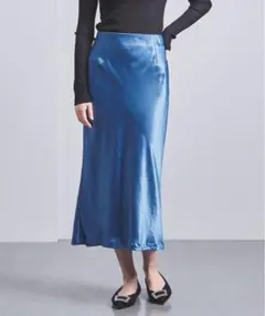 美品　ユナイテッドアローズ　サテンセミフレアスカート