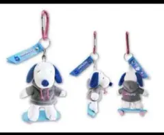 新品東京原宿限定SNOOPY townスヌーピータウンカラビナマスコットスケボー