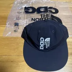 ノースフェイス CDG コラボキャップ 2026 2月発売 - メルカリ
