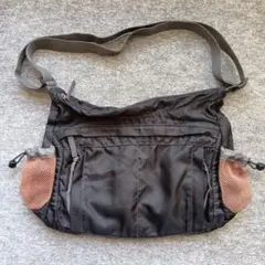 ユニクロ　ショルダーバッグ