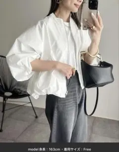 【現行販売中】ＡＭＥLY　エミリー ノーカラーギャザーブルゾン　ホワイト