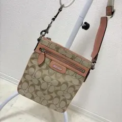 極美品　COACH コーチ ショルダーバッグ　シグネチャー ベージュ ピンク